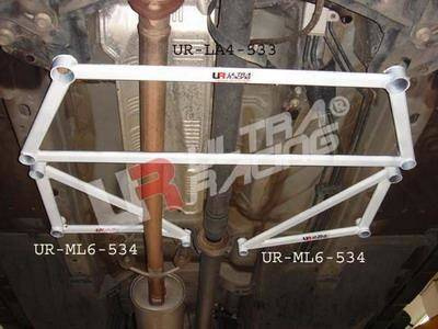 [Obr.: 11/68/13/3-honda-crv-07-2wd-ultraracing-4-point-front-lower-brace-1761301280.jpg]