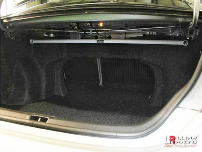 [Obr.: 11/68/89/4-toyota-camry-xv50-2.0-2.5-2wd-12-17-ultraracing-2-point-rear-upper-strutbar-1761301550.jpg]