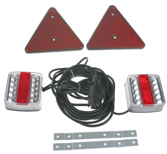 [Obr.: 89/20/48-2x-kombinalt-hatso-led-lampa-haromszoggel-kabelezessel-es-7-tus-csatlakozassal-1624666226.jpg]